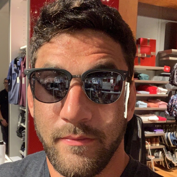 Meet your Posher, Thiago - Picture 1 of 1